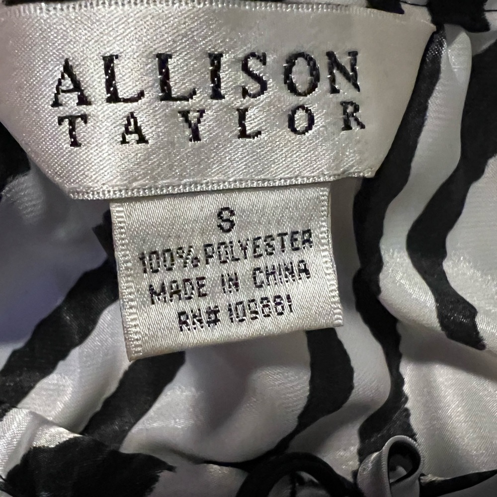 Allison Taylor Zebra Print Blouse - Black and White✨ - Picture 5 of 6